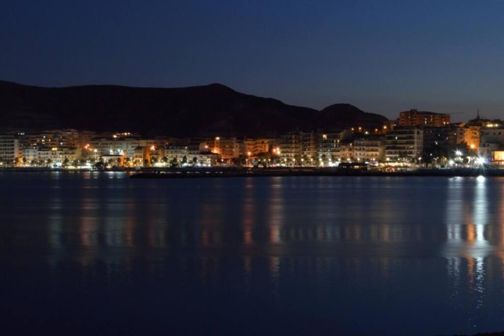 Comodo Appartamento A Crotone Exterior photo